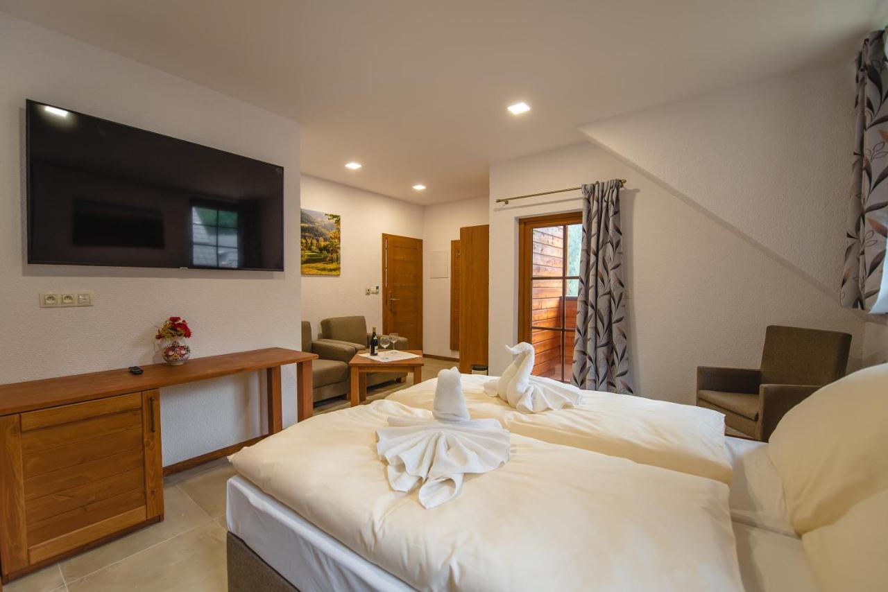 Wellness Hotel Ondrasuv Dvur Bila  Exterior foto