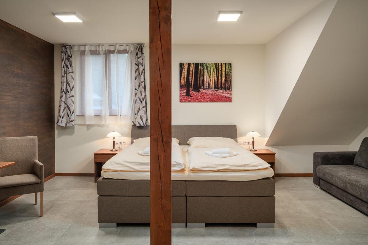 Wellness Hotel Ondrasuv Dvur Bila  Exterior foto