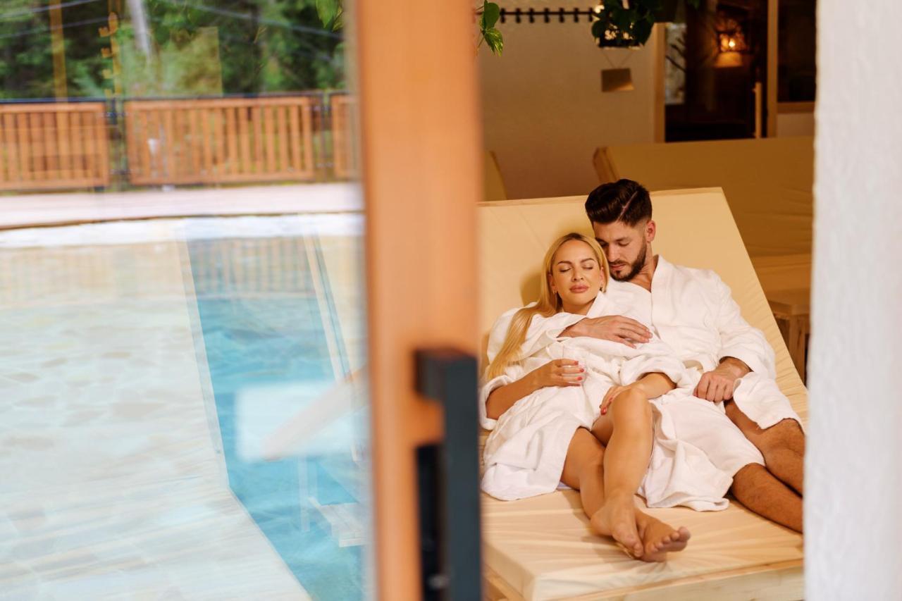 Wellness Hotel Ondrasuv Dvur Bila  Exterior foto