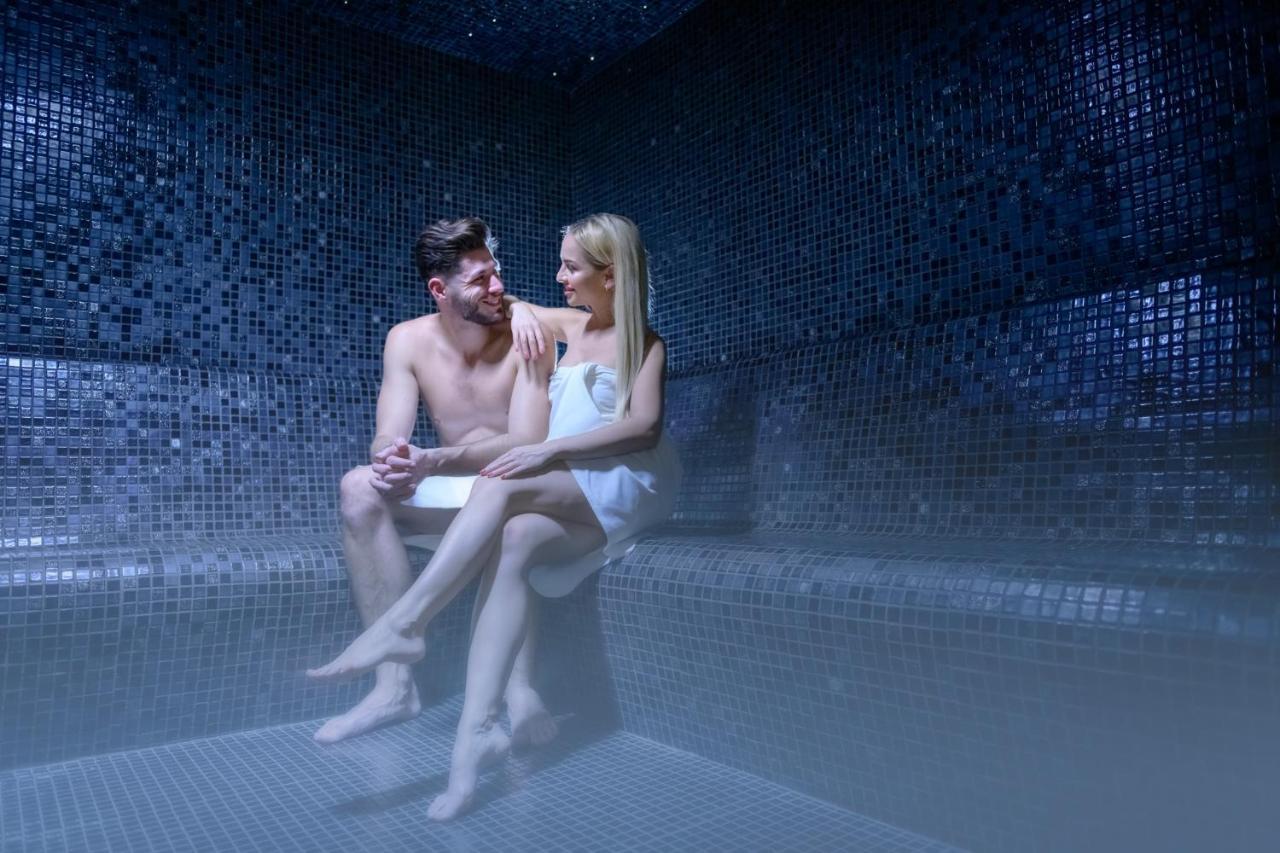 Wellness Hotel Ondrasuv Dvur Bila  Exterior foto