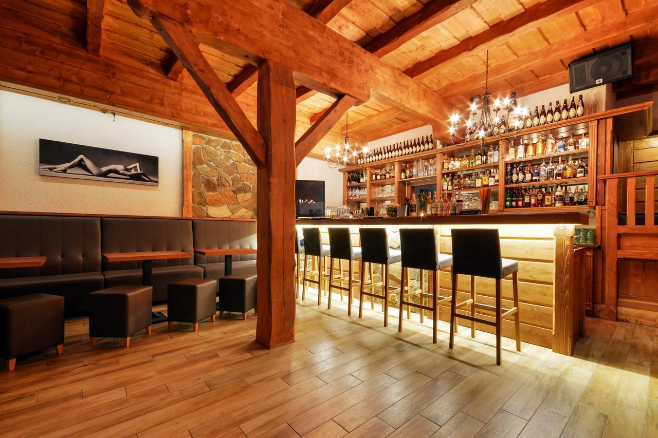 Wellness Hotel Ondrasuv Dvur Bila  Exterior foto